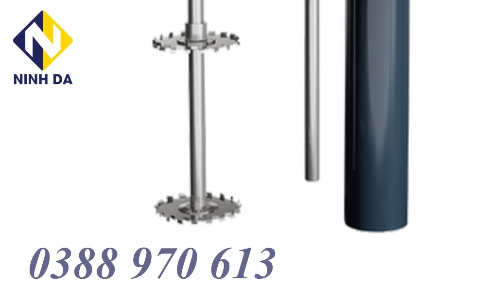 Cận cảnh hai đĩa răng cưa lắp trên trục máy khuấy phân tán tốc độ cao HDM của Greatwall Mixers